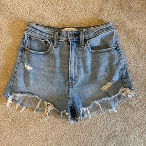Abercrombie & Fitch *Curve Love* High Rise Mom Short